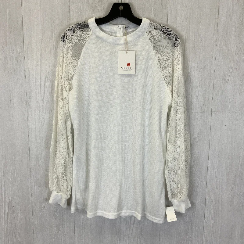 Top Long Sleeve By Clothes Mentor In White, Size: M